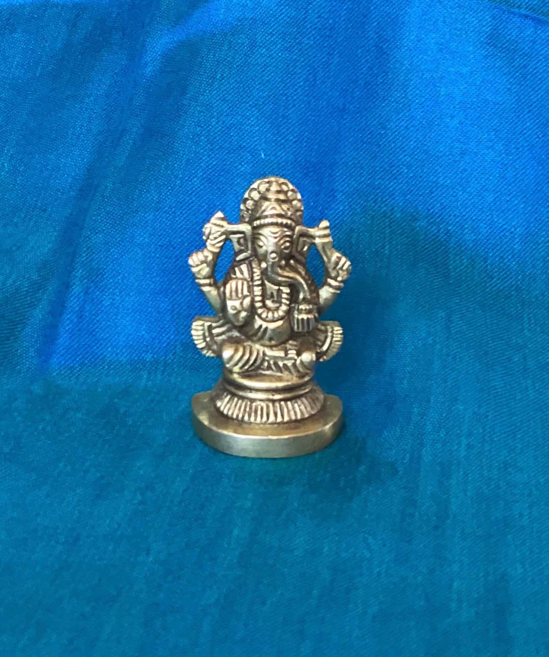 2" Ganesh Blessing Murti